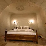 Hotel Library Cave House