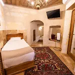 Library Cave House * Urgup