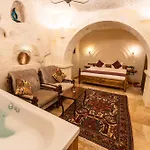 Hotel Library Cave House *