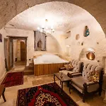 Library Cave House Hotel