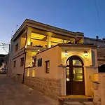 Library Cave House * Urgup