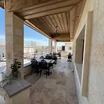 Library Cave House * Urgup