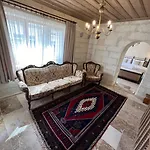 Library Cave House * Urgup