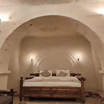 Library Cave House Hotel *