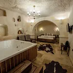 Hotel Library Cave House *