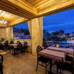 Library Cave House Hotel Urgup