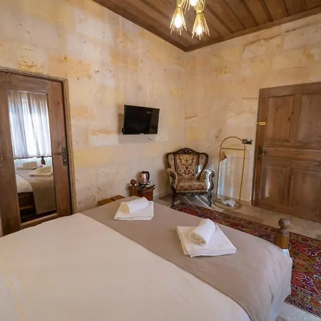 Otel Library Cave House *