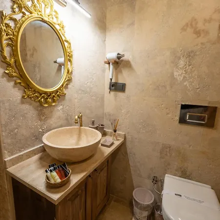 Library Cave House Hotel *