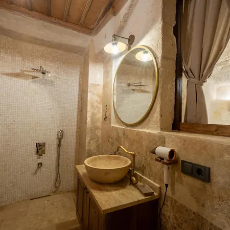 Library Cave House Hotel