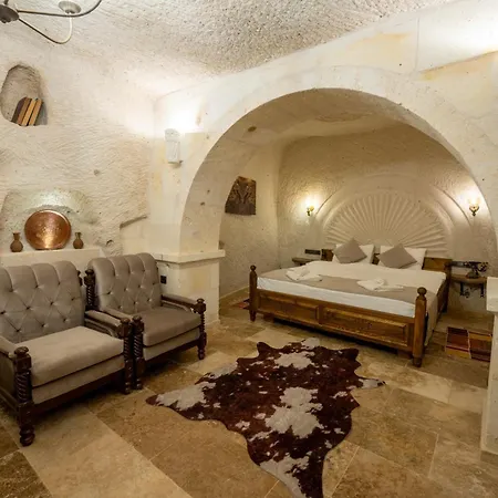 Library Cave House Hotel