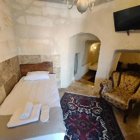 Library Cave House Hotel *