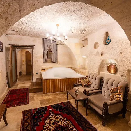 Library Cave House Hotel