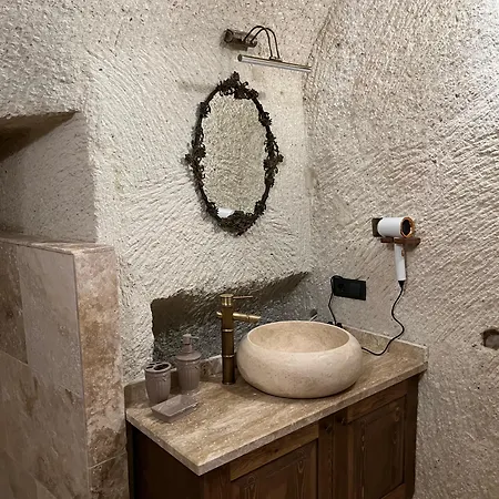 Hotel Library Cave House *