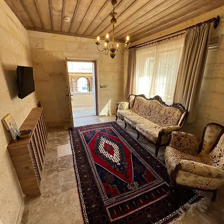 Hotel Library Cave House