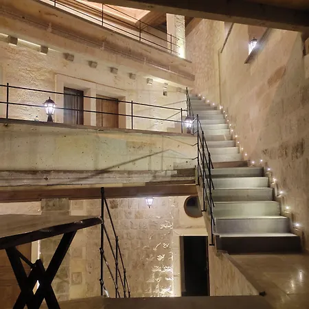 Library Cave House Ürgüp