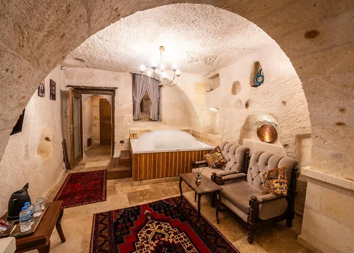 Library Cave House Hotel