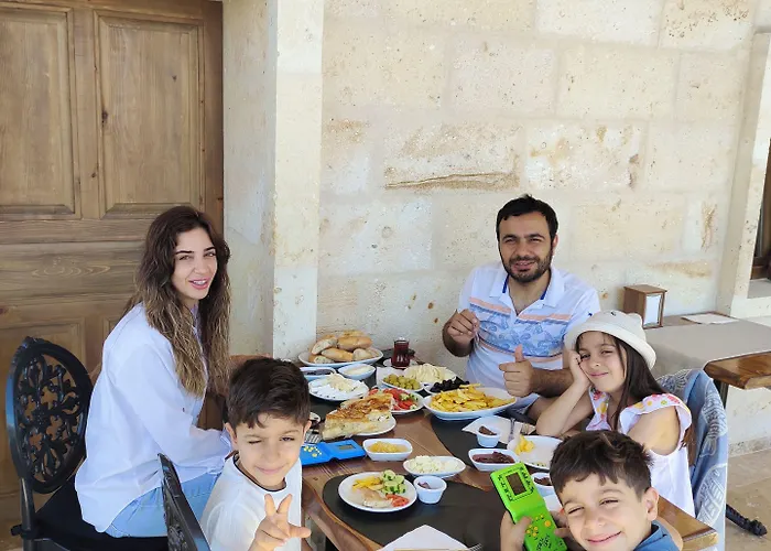 Hotel Library Cave House *