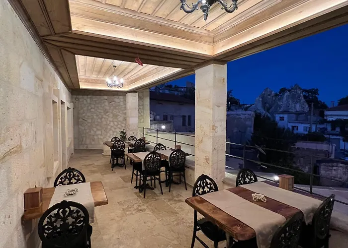 Hotel Library Cave House *